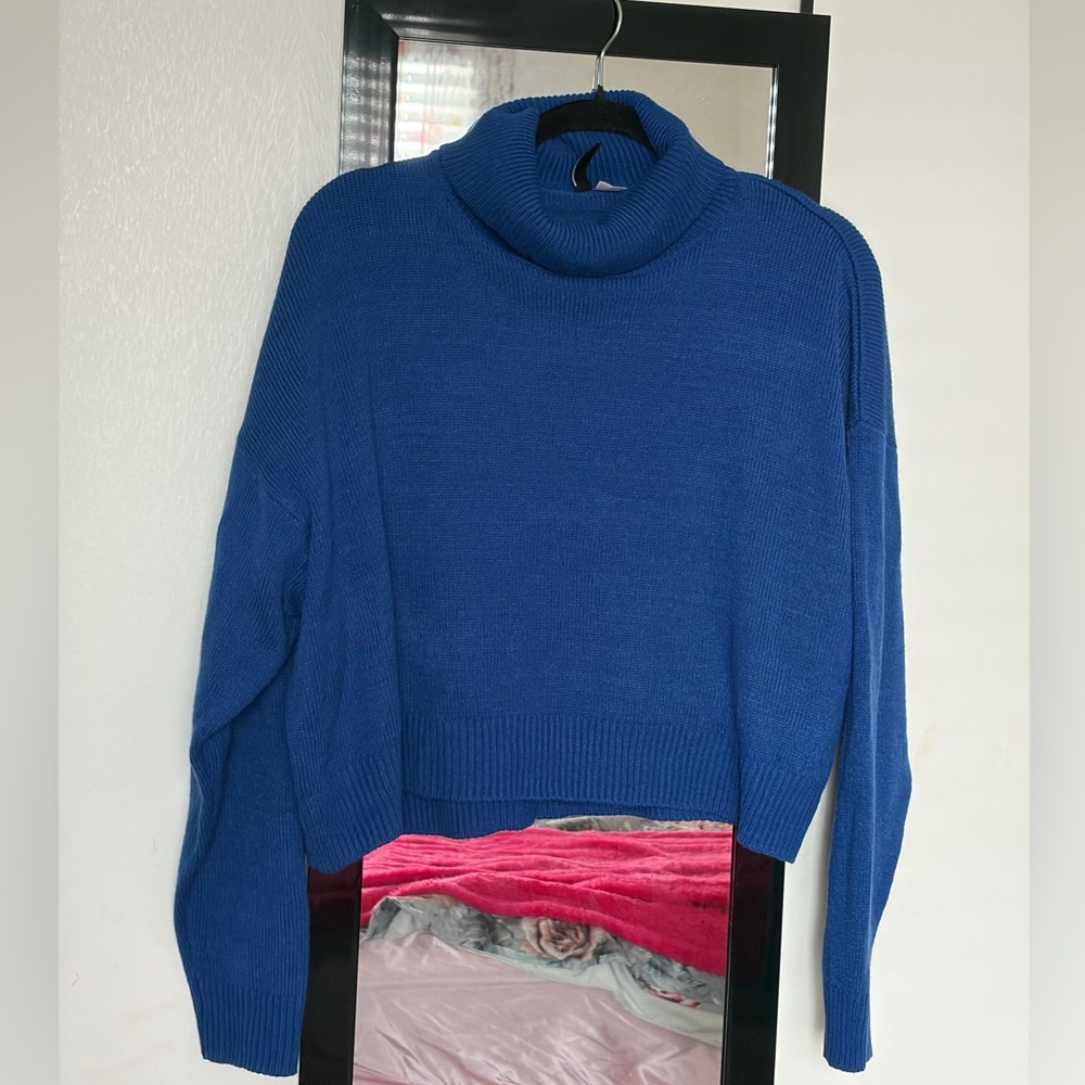 Women's Blue Cropped Turtleneck Sweater